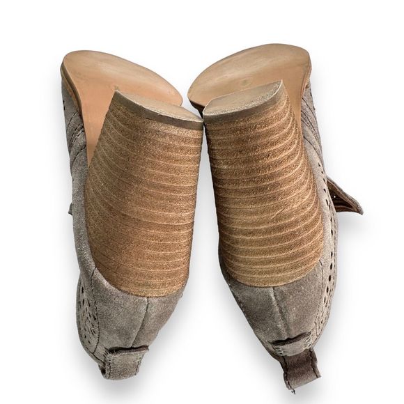 Jeffrey Campbell Ankle Boot Bootie Sz 8 Rosalee Suede Perforated Taupe Gray Heel - Picture 9 of 11